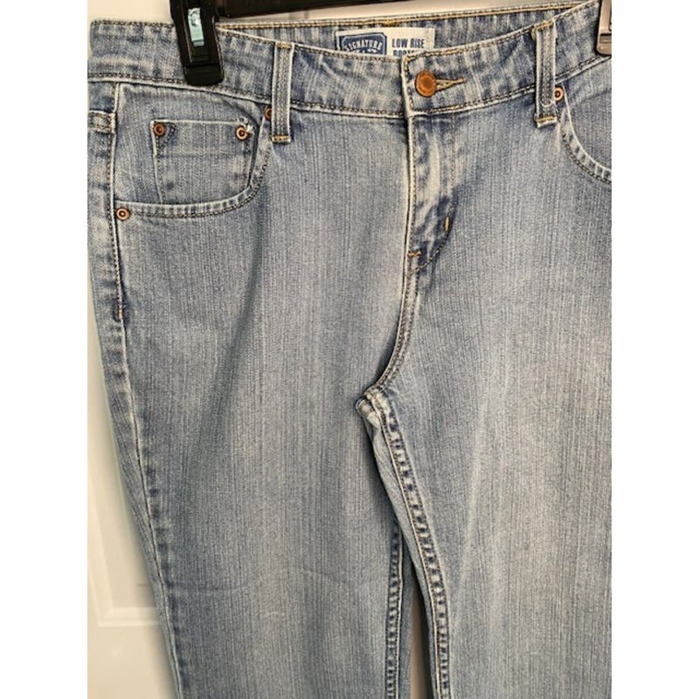 Levi’s Strauss Bootcut Signature Jeans Medium Wash Women's Size 10 Short